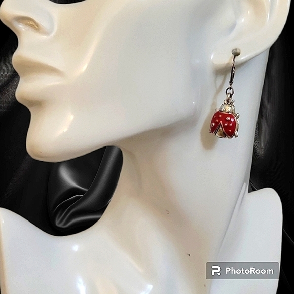 3/$30 VTG Cute Red Ladybug Leverback Dangle Earrings - Picture 1 of 4